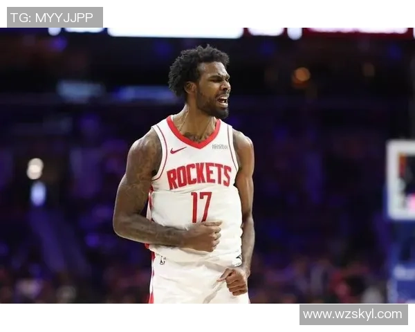 火箭险胜戏法！乌度卡自动变阵：轮换9人变8人，老射手出战砍10分